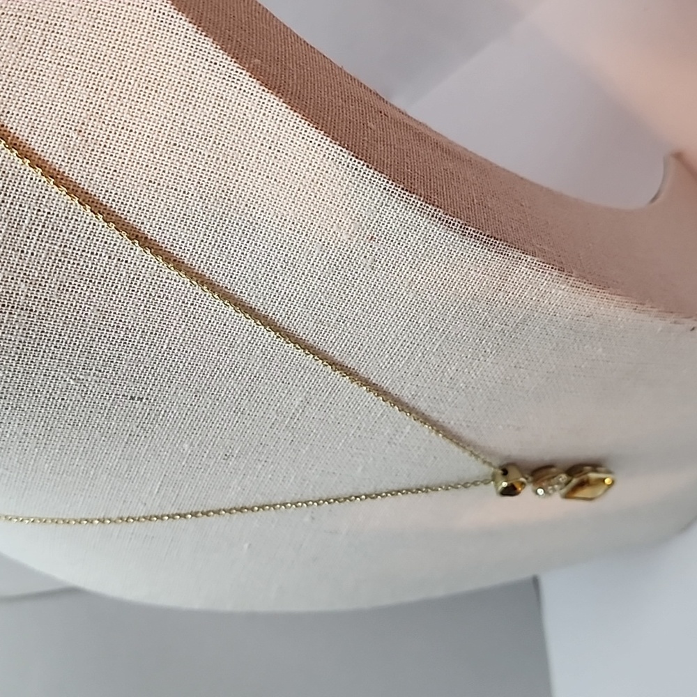AVON Sparkle Surprise Signed Necklace - Picture 3 of 6